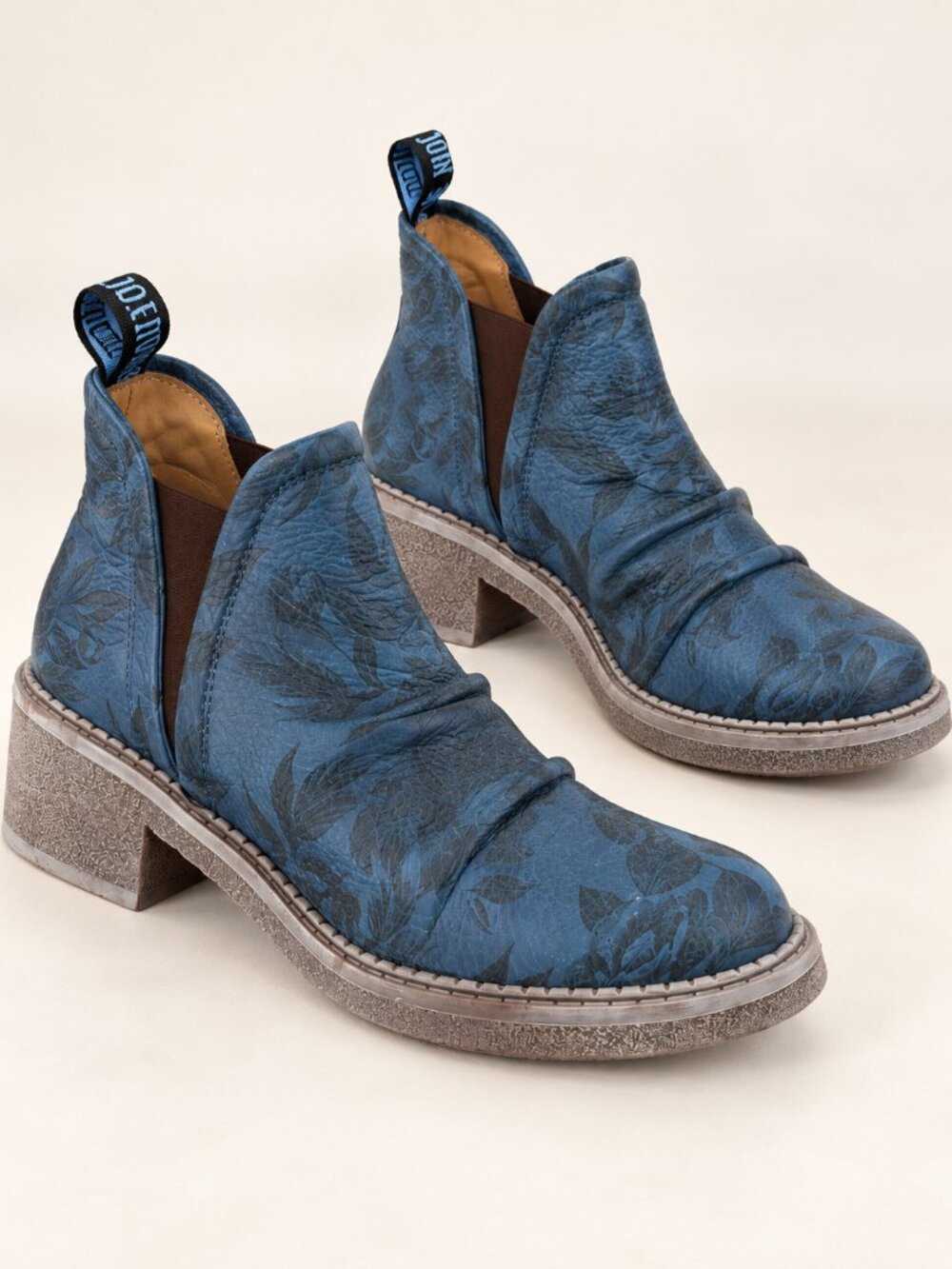 John Fluevog Jeudi Chelsea Boots Blue Floral Embossed Leather 7.5